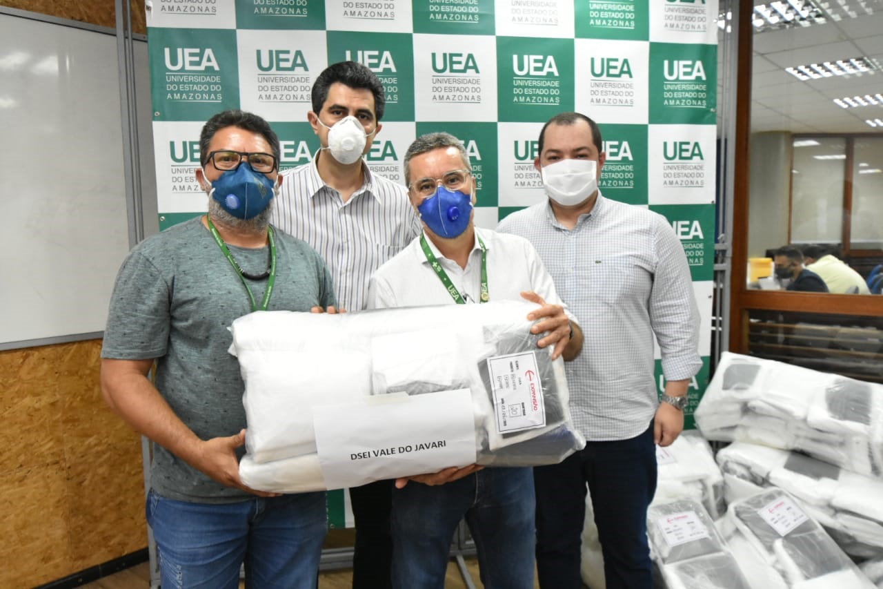 UEA doa mais de 1,8 mil EPIs para profissionais de saúde de comunidades indígenas do AM UEA doa mais de 1,8 mil EPIs para profissionais de saúde de comunidades indígenas do AM