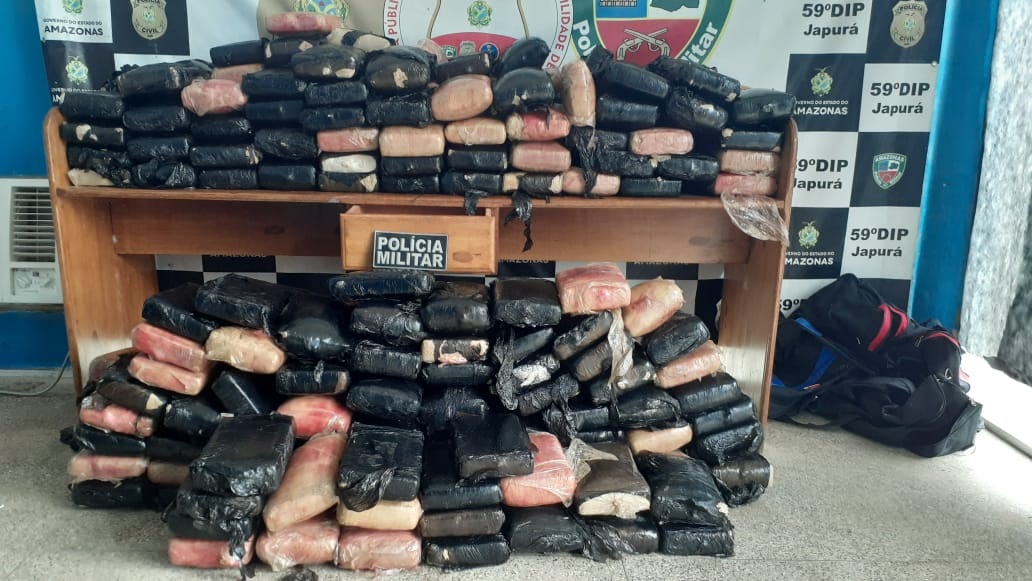 188 tabletes de maconha skunk são apreendidos escondidos perto de aeroporto 188 tabletes de maconha skunk são apreendidos escondidos perto de aeroporto