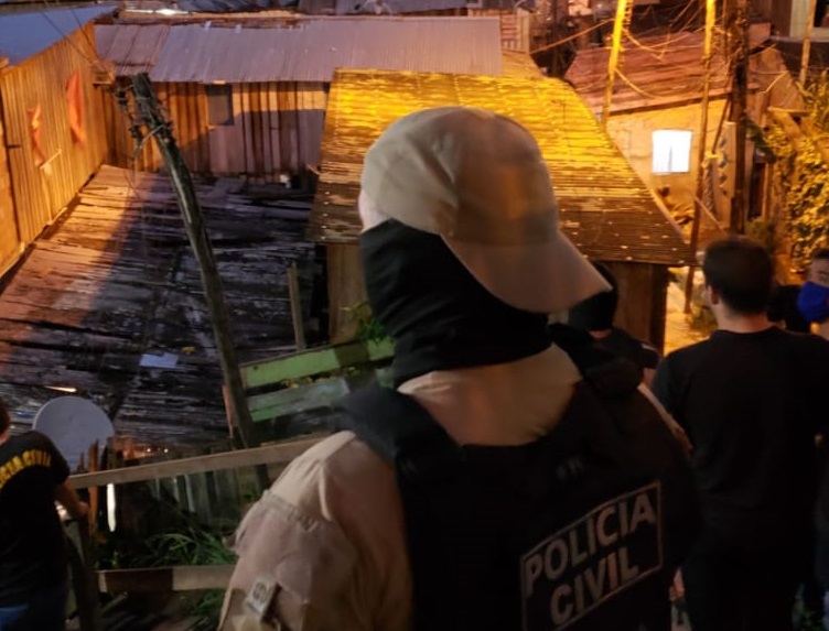 Opera&ccedil;&atilde;o 'Desarme' prende acusados de estupro e tr&aacute;fico na capital