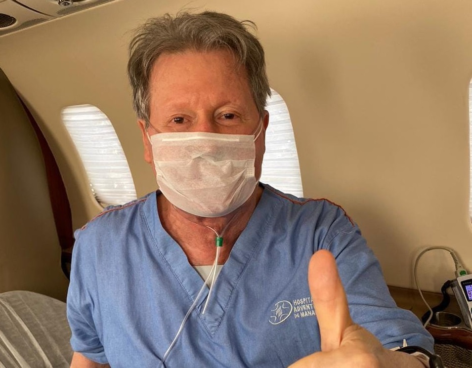Prefeito viaja para exames da cirurgia da próstata e afirma que volta logo. Veja Boletim Médico Prefeito viaja para exames da cirurgia da próstata e afirma que volta logo. Veja Boletim Médico