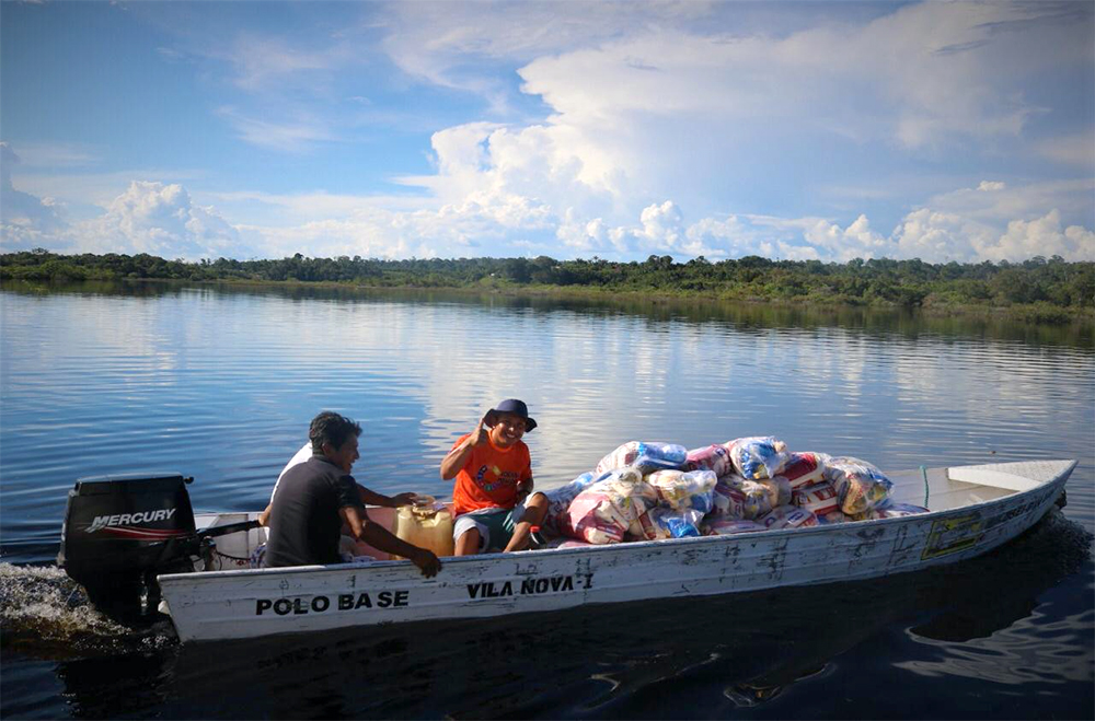 &Iacute;ndios de Barreirinha recebem cestas