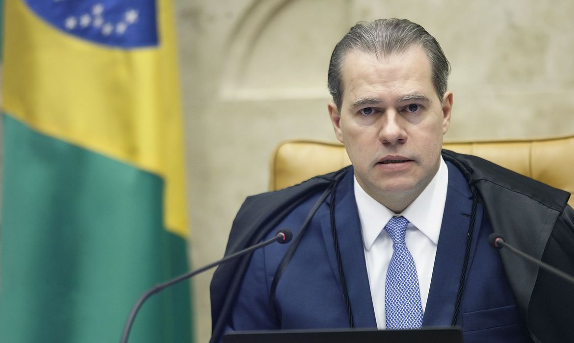 Decisão do STF mantém em 14% desconto da previdência dos funcionários estaduais Decisão do STF mantém em 14% desconto da previdência dos funcionários estaduais