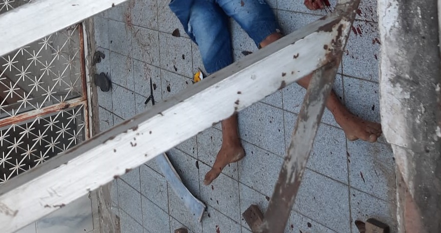 Assaltante tenta roubar em festa e acaba morto por populares no Santo Antônio Assaltante tenta roubar em festa e acaba morto por populares no Santo Antônio
