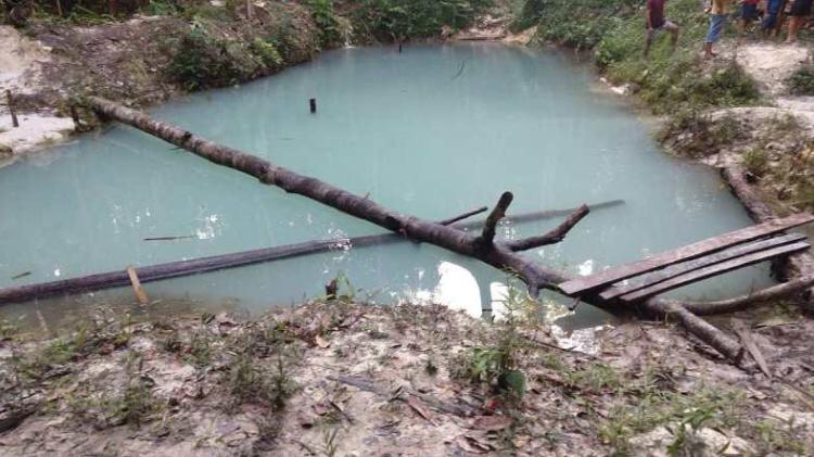 Adolescente morre afogado após cair em lago de criação de peixes na BR-174 Adolescente morre afogado após cair em lago de criação de peixes na BR-174