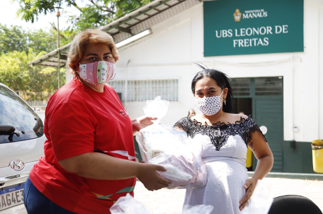 'Abraço Solidário' faz doação de enxovais para grávidas em situação de risco social 'Abraço Solidário' faz doação de enxovais para grávidas em situação de risco social