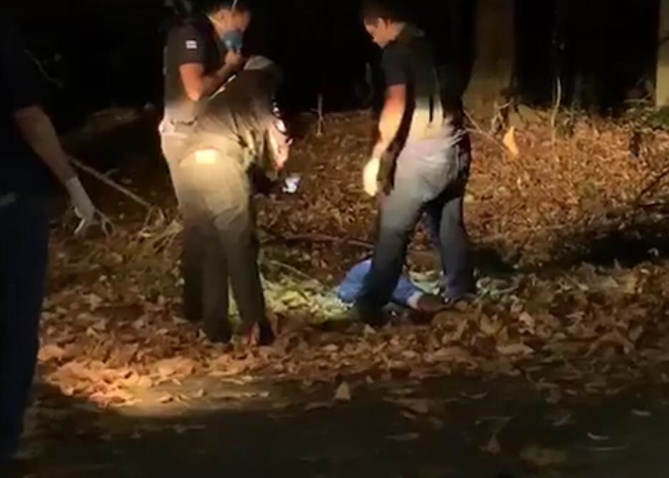 Corpo com sinais de tortura e amarrado é achado por vigilante no Aleixo Corpo com sinais de tortura e amarrado é achado por vigilante no Aleixo