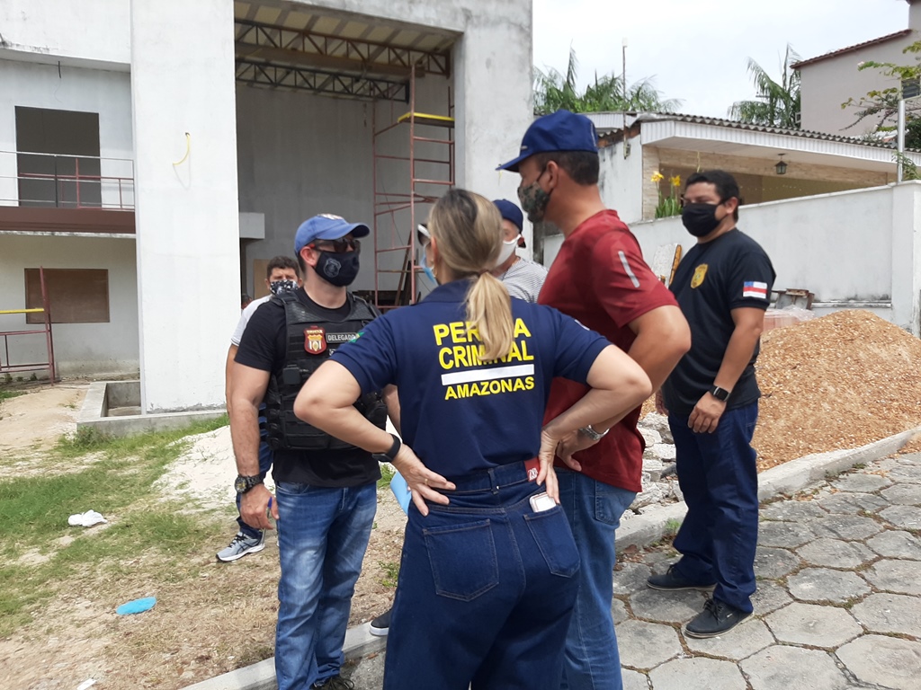 5 casas em condomínio na Cosme Ferreira são flagradas com 'gato' de energia 5 casas em condomínio na Cosme Ferreira são flagradas com 'gato' de energia