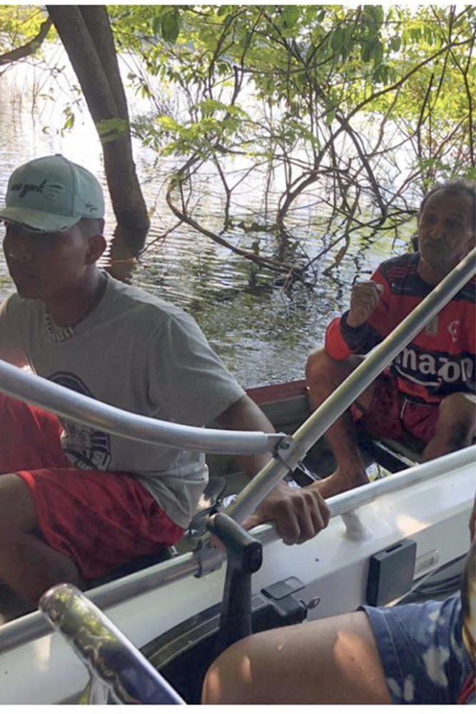 Ribeirinhos baleiam pescador esportivo Ribeirinhos baleiam pescador esportivo