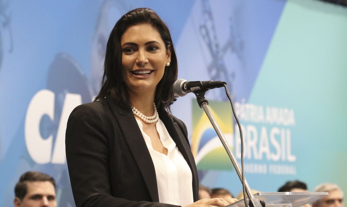 Esposa de Bolsonaro, primeira-dama testa positivo para coronavírus Esposa de Bolsonaro, primeira-dama testa positivo para coronavírus