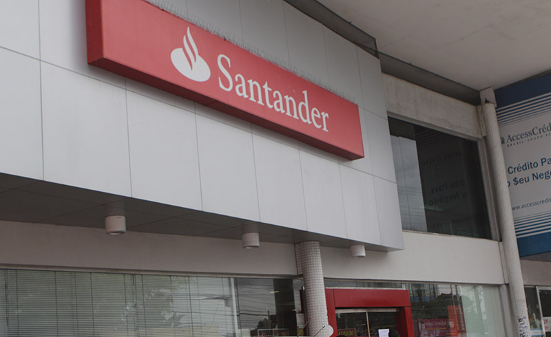 Gerente de banco é rendida durante assalto em agência na Cidade Nova Gerente de banco é rendida durante assalto em agência na Cidade Nova