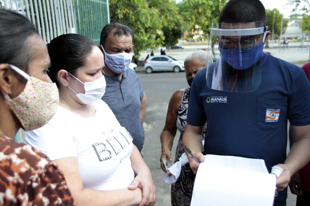 Prefeitura realiza entrega de 1,1 mil cestas básicas e kits de higiene a famílias em vulnerabilidade Prefeitura realiza entrega de 1,1 mil cestas básicas e kits de higiene a famílias em vulnerabilidade