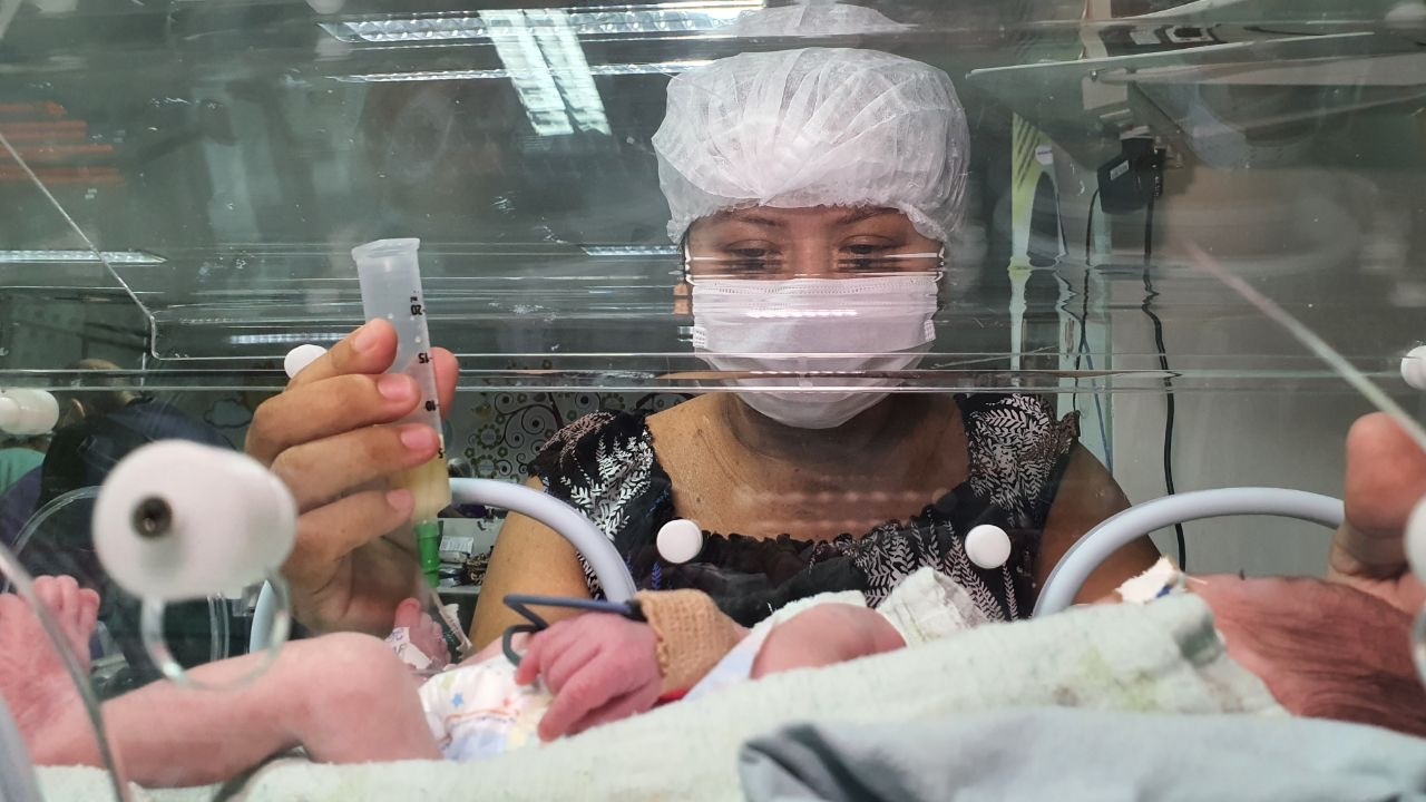 Leite materno doado ajuda na recuperação de bebês prematuros internados em UTI Leite materno doado ajuda na recuperação de bebês prematuros internados em UTI