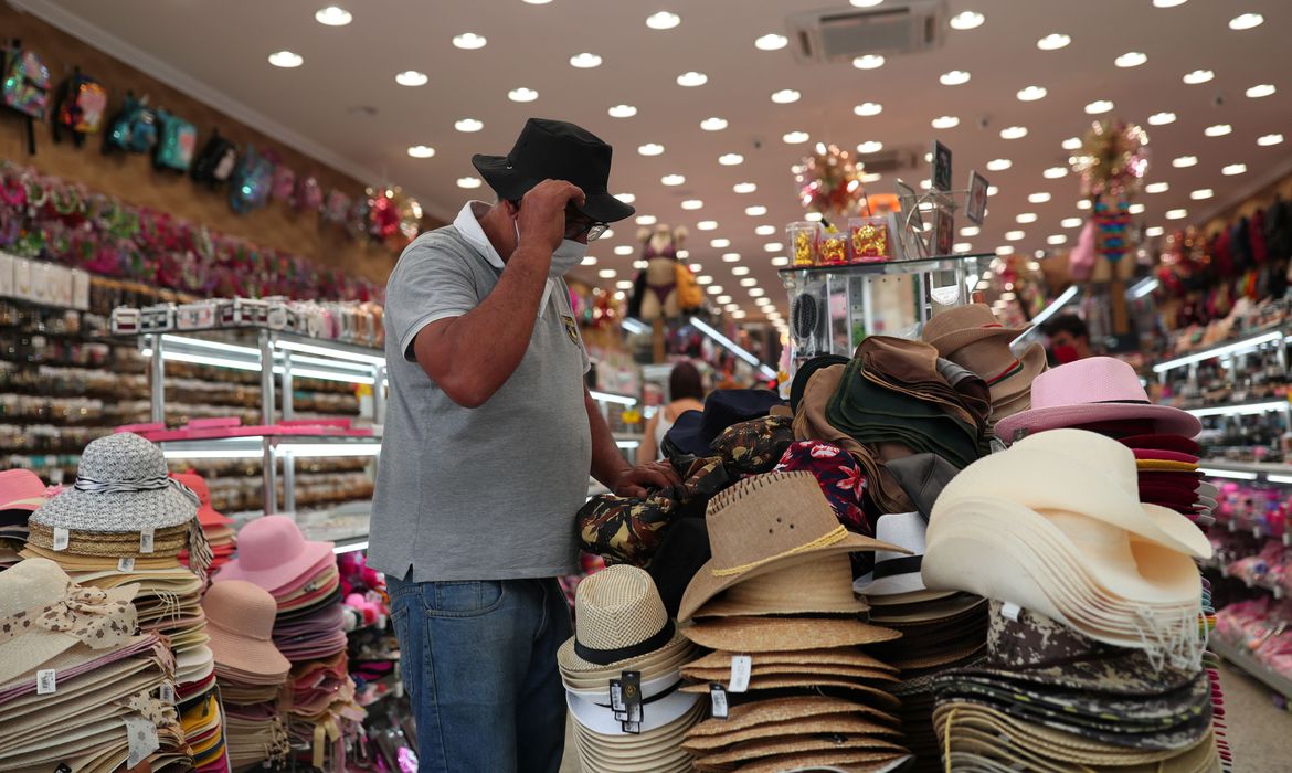 Gasto com presente do Dia dos Pais ser&aacute; menor este ano, diz Alshop