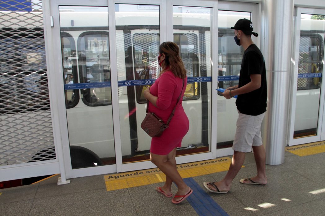 Lei que reforça combate assédio sexual a mulheres no transporte público é sancionada pelo prefeito Lei que reforça combate assédio sexual a mulheres no transporte público é sancionada pelo prefeito