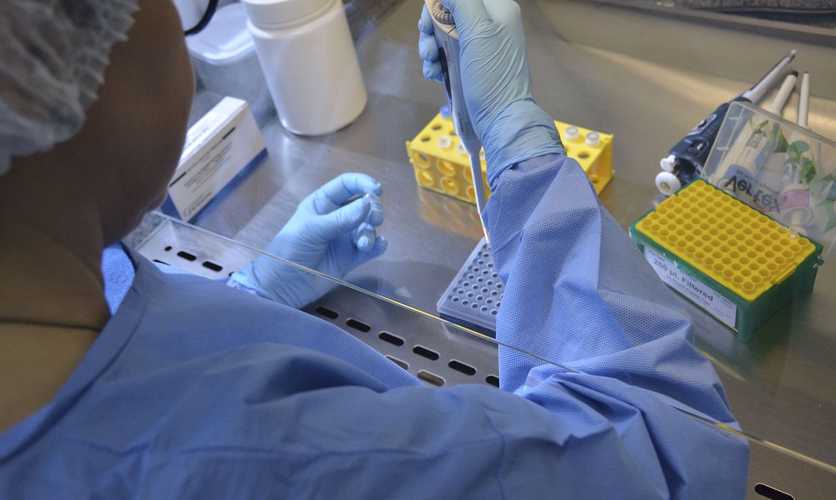 Universidade de Bras&iacute;lia e HUB iniciam teste de vacina contra coronav&iacute;rus