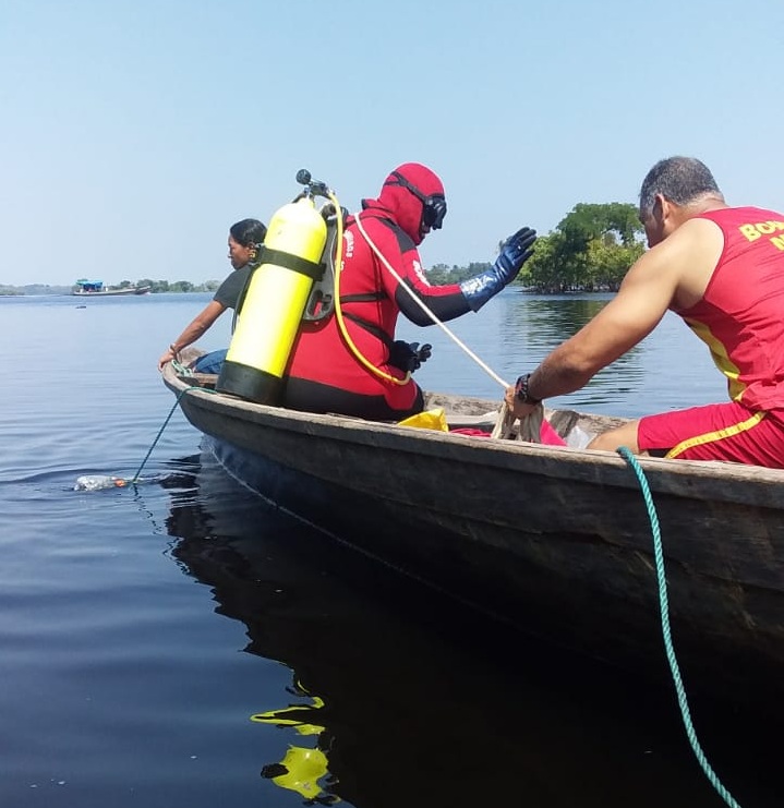 Corpo de pescador desaparecido em Manacapuru é encontrado boiando no rio Corpo de pescador desaparecido em Manacapuru é encontrado boiando no rio