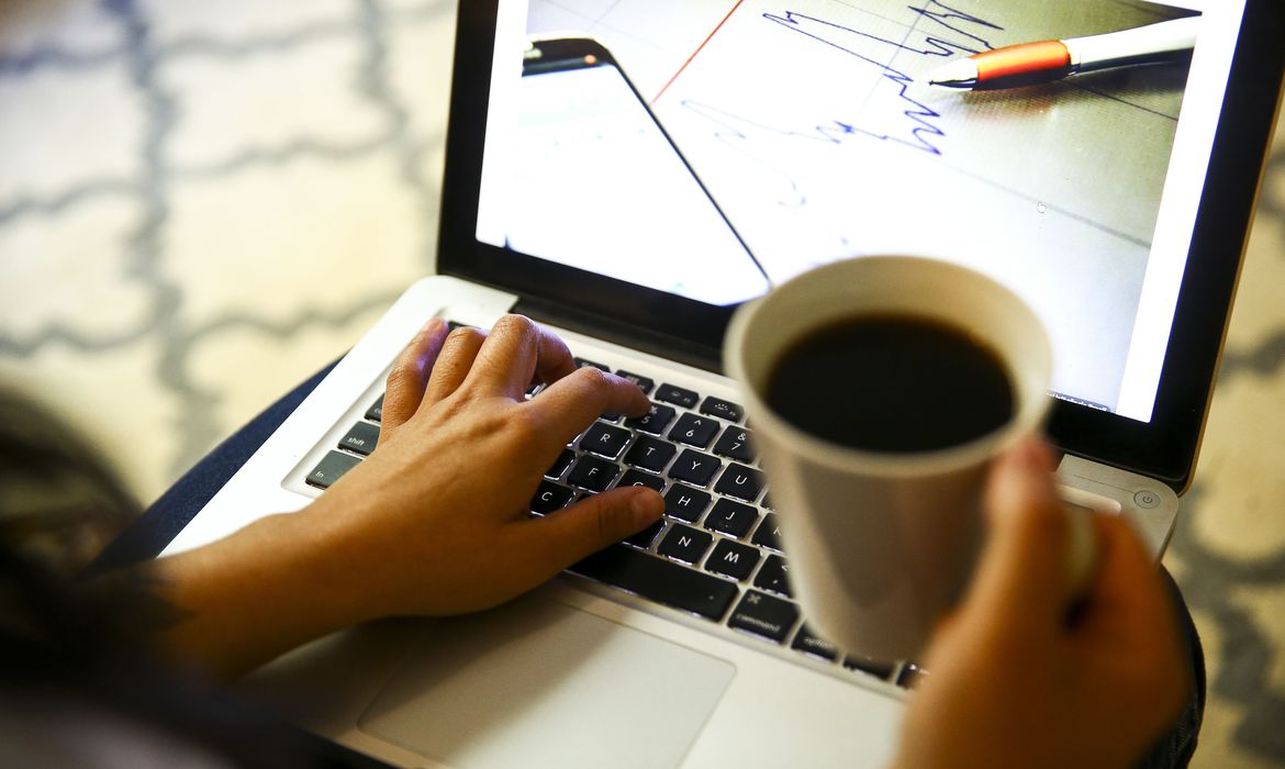 Serviço público tem mais pessoal em trabalho remoto que setor privado Serviço público tem mais pessoal em trabalho remoto que setor privado