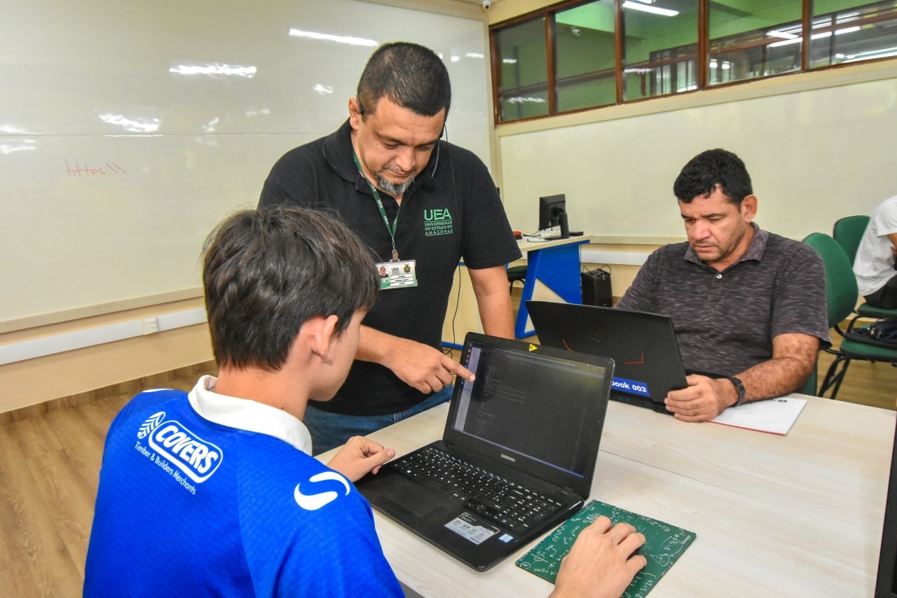 Codese e UEA firmam parceria para dinamizar desenvolvimento de Manaus Codese e UEA firmam parceria para dinamizar desenvolvimento de Manaus