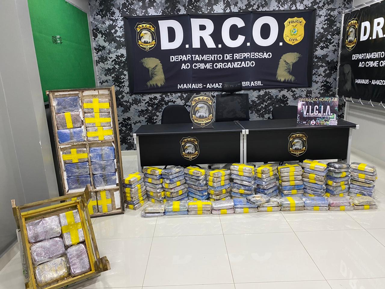 130kg de cocaína e skunk são apreendidos escondidos dentro de móveis em caminhão de mudança 130kg de cocaína e skunk são apreendidos escondidos dentro de móveis em caminhão de mudança