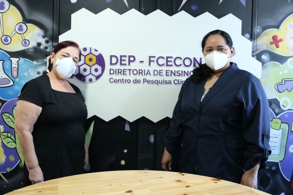 Servidoras da FCecon são destaque com artigo nacional sobre terapia para alívio de dor Servidoras da FCecon são destaque com artigo nacional sobre terapia para alívio de dor