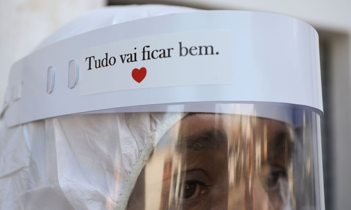 Com 112 mil casos confirmados, AM chega a 3.509 mortes por Covid Com 112 mil casos confirmados, AM chega a 3.509 mortes por Covid