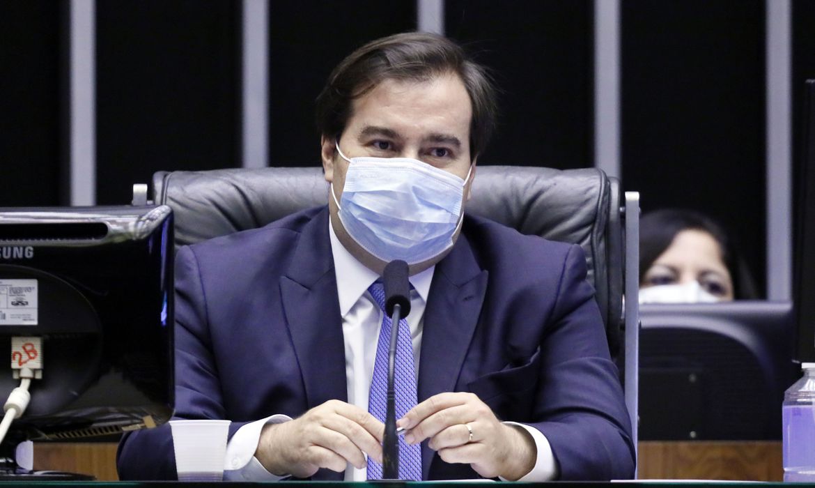 Maia defende manutenção de veto que impede reajuste a servidores Maia defende manutenção de veto que impede reajuste a servidores
