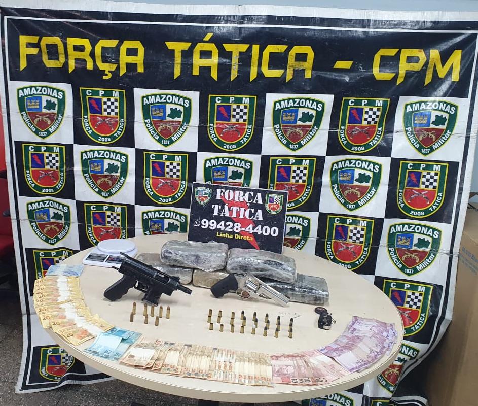 Homem é preso com submetralhadora e 5kg de skunk na Colônia Santo Antônio Homem é preso com submetralhadora e 5kg de skunk na Colônia Santo Antônio