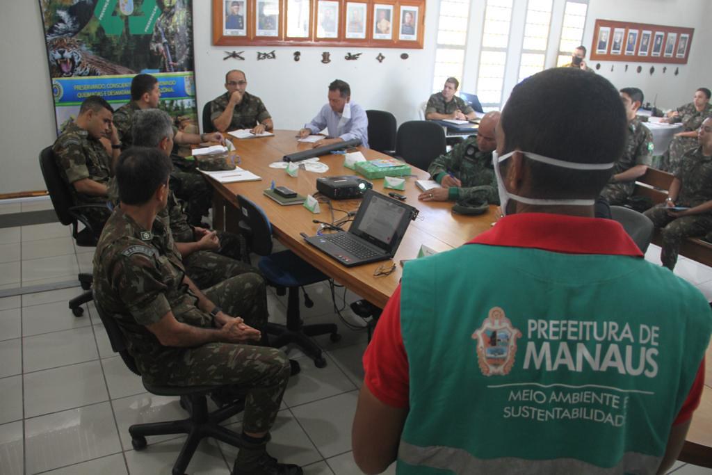 Prefeitura e Exército percorrem áreas urbana e rural em prevenção às queimadas Prefeitura e Exército percorrem áreas urbana e rural em prevenção às queimadas
