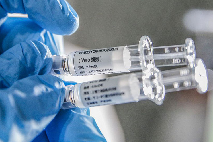 Itália começa a testar possível vacina contra Covid-19 em voluntários Itália começa a testar possível vacina contra Covid-19 em voluntários