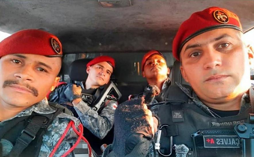 Policiais salvam grávida em trabalho de parto e com hemorragia no Santa Etelvina Policiais salvam grávida em trabalho de parto e com hemorragia no Santa Etelvina