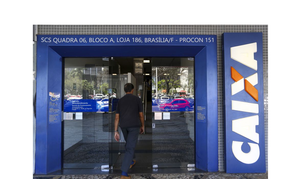 Caixa paga auxílio emergencial para pessoas do Bolsa Família Caixa paga auxílio emergencial para pessoas do Bolsa Família