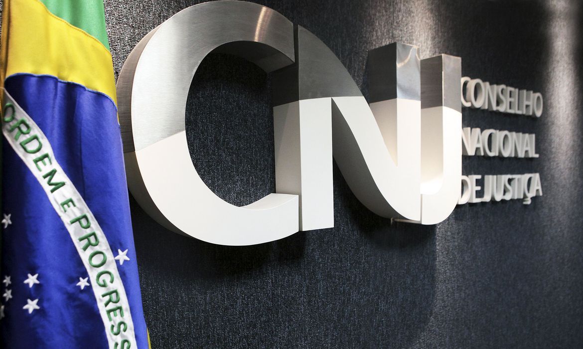 CNJ afasta desembargador que humilhou guarda em Santos por causa de máscara CNJ afasta desembargador que humilhou guarda em Santos por causa de máscara