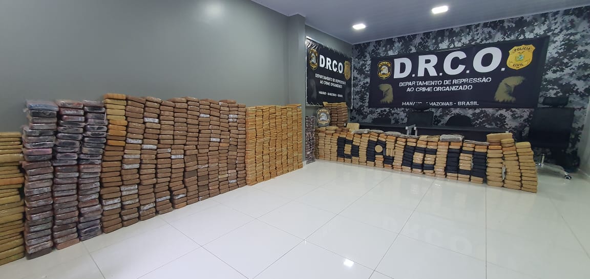 1t de maconha avaliada em R$ 15 milhões estava dentro de caminhão estacionado 1t de maconha avaliada em R$ 15 milhões estava dentro de caminhão estacionado