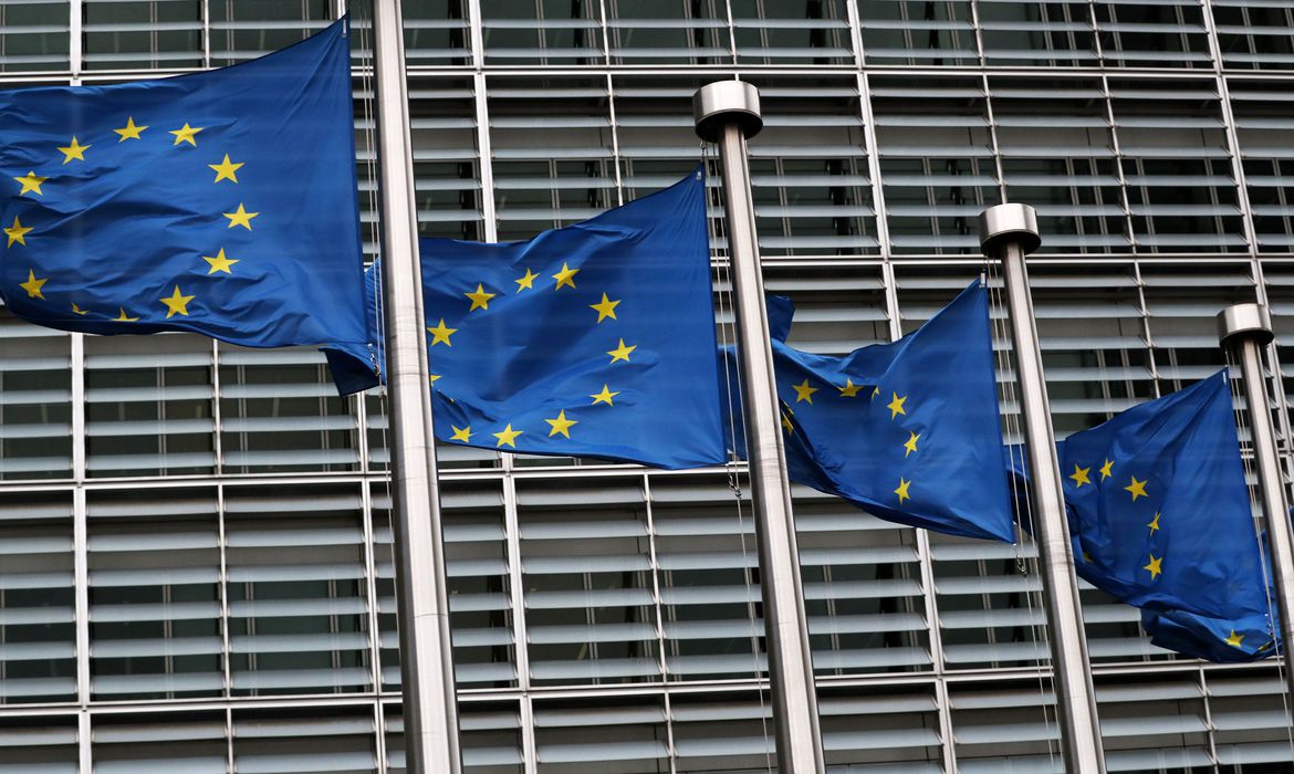 União Européia prevê vacinação inicial para 40% da população União Européia prevê vacinação inicial para 40% da população