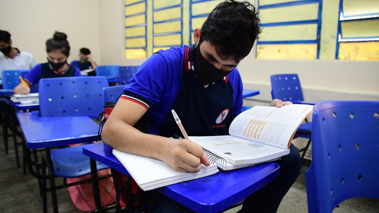 Após retorno às aulas presenciais, alunos passam a focar nos vestibulares Com retorno às aulas presenciais, alunos passam a focar nos vestibulares