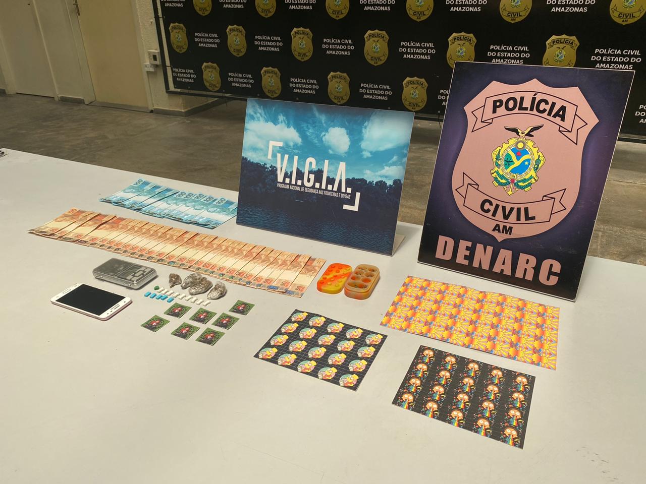 Dupla &eacute; presa com 2 mil pontos de LSD avaliados em R$ 100 mil