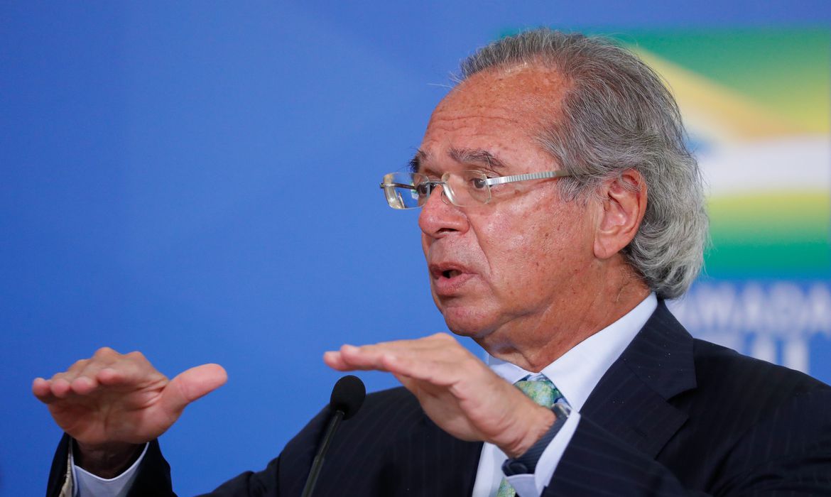 Guedes diz que 'economia do país se recupera em V' Guedes diz que 'economia do país se recupera em V'