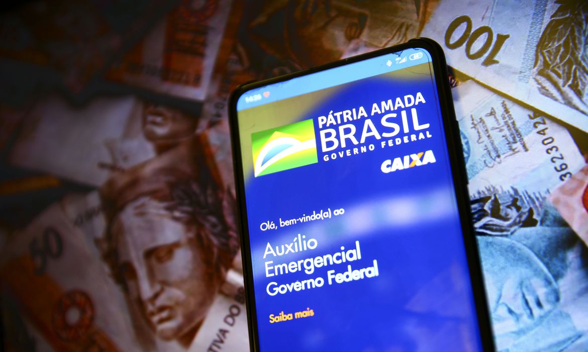 Caixa paga hoje aux&iacute;lio emergencial para nascidos em fevereiro