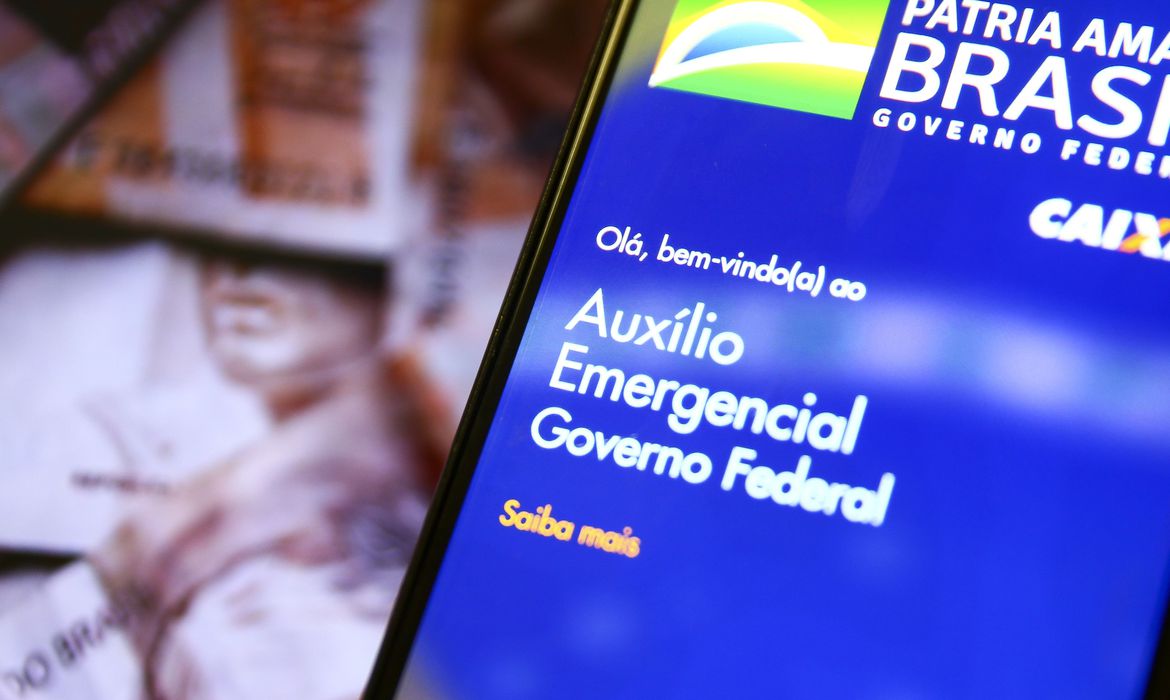 Publicada MP que prorroga auxílio emergencial até o fim do ano Publicada MP que prorroga auxílio emergencial até o fim do ano