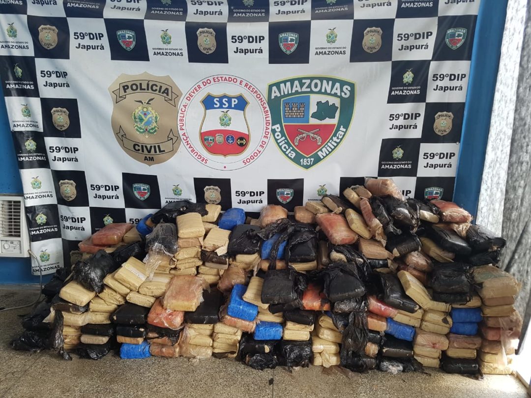 QUEDA NO TR&Aacute;FICO: Mais 385 tabletes de skunk s&atilde;o apreendidos em mata fechada