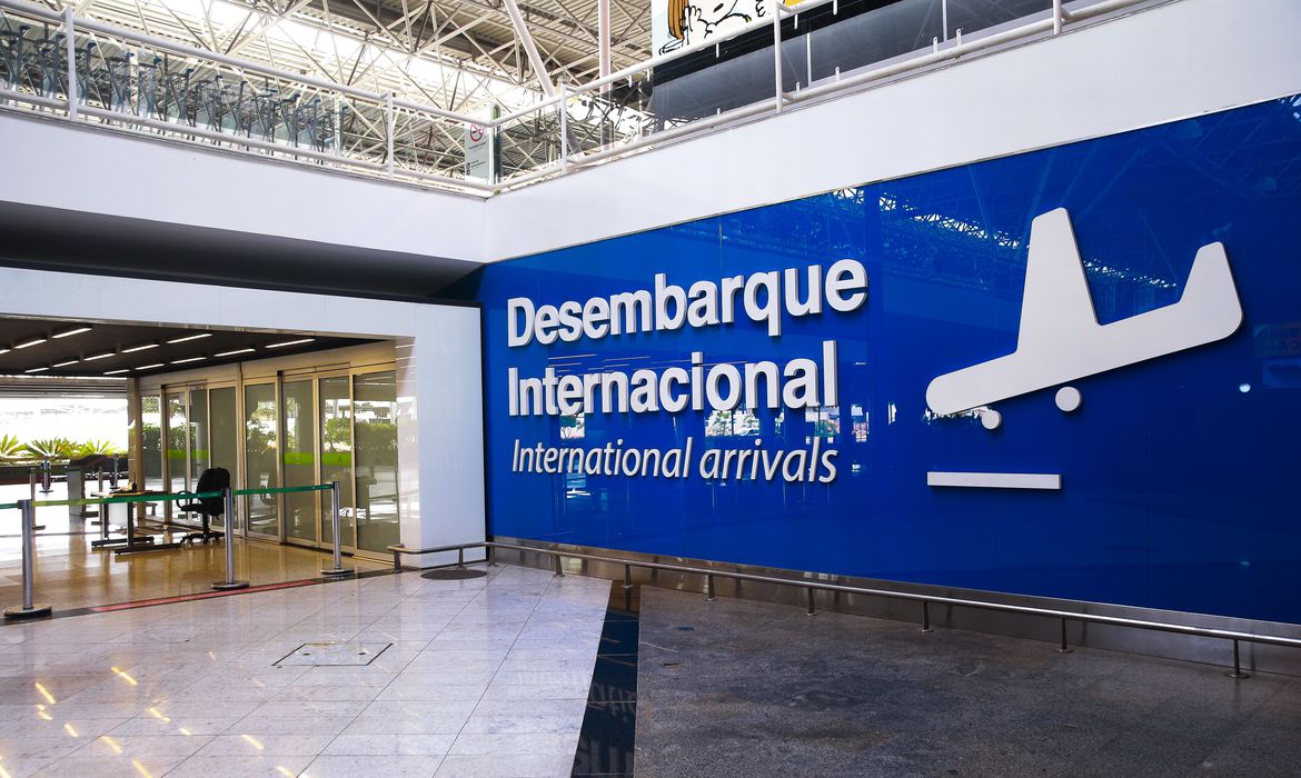 Brasília volta a ter voos diretos para Portugal 5 meses após suspensão Brasília volta a ter voos diretos para Portugal 5 meses após suspensão