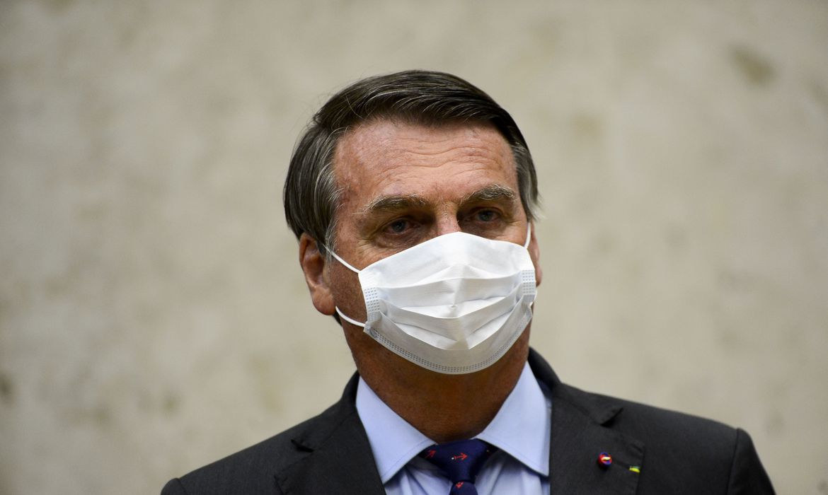 Bolsonaro veta perdão a dívidas de igrejas e sugere derrubada do veto Bolsonaro veta perdão a dívidas de igrejas e sugere derrubada do veto