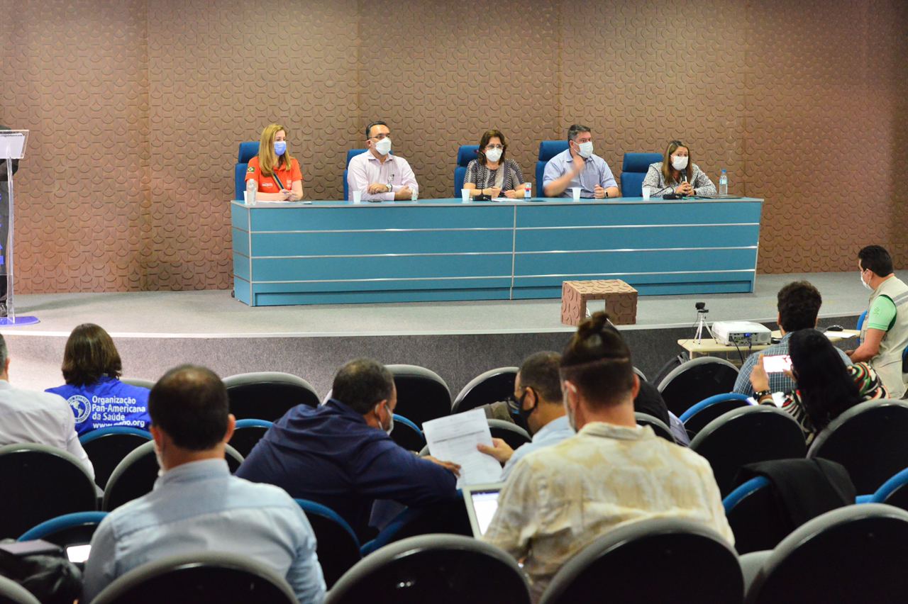 Encontro para avaliar resposta à pandemia inicia em Manaus Encontro para avaliar resposta à pandemia inicia em Manaus