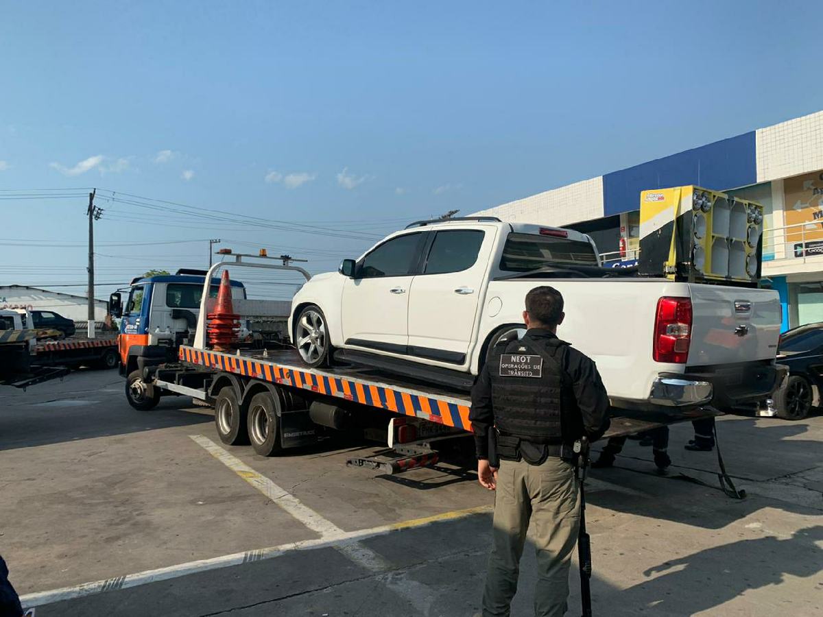 Detran coíbe festas clandestinas com paredões e flagra 30 condutores alcoolizados Detran coíbe festas clandestinas com paredões e flagra 30 condutores alcoolizados