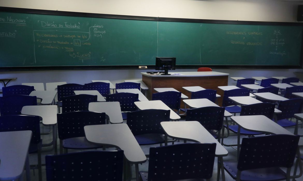 Covid-19: maioria dos Estados segue sem aulas presenciais