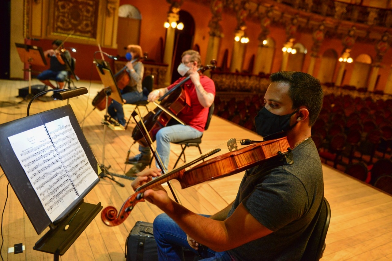 Quartetos de Mozart e Beethoven são destaque em concerto no Teatro Amazonas Quartetos de Mozart e Beethoven são destaque em concerto no Teatro Amazonas