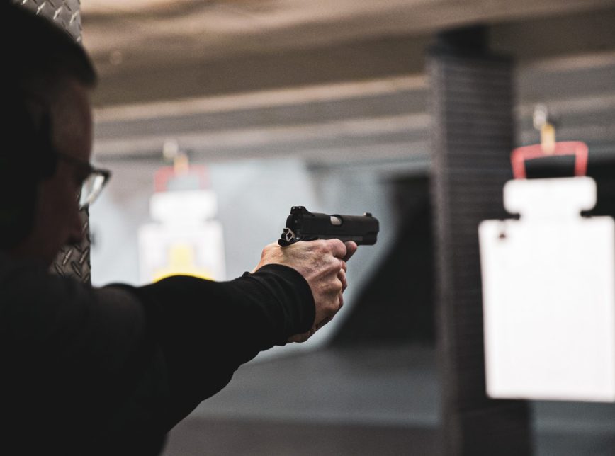 MPF recomenda que Ministério da Justiça regulamente porte de arma de agentes fora do serviço MPF recomenda que Ministério da Justiça regulamente porte de arma de agentes fora do serviço
