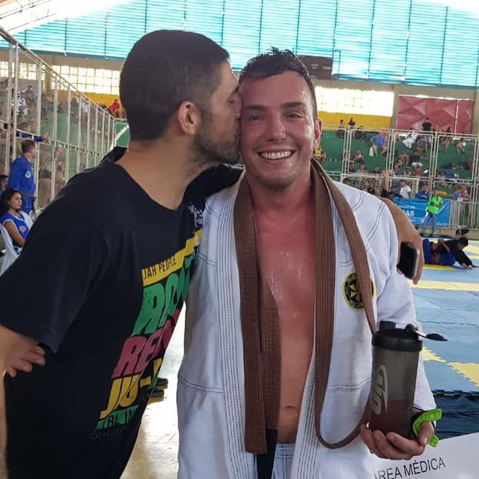 Ortopedista e atleta de jiu-jitsu morre de complicações do novo coronavírus Ortopedista e atleta de jiu-jitsu morre de complicações do novo coronavírus