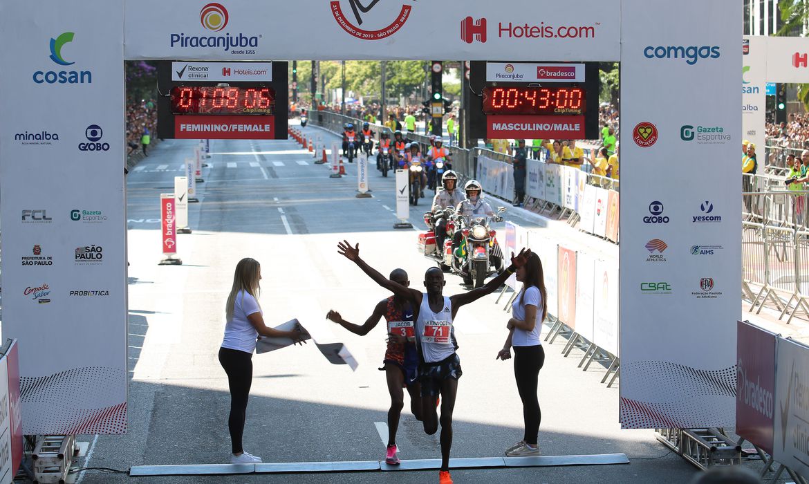 Pandemia adia Corrida de São Silvestre para julho de 2021 Pandemia adia Corrida de São Silvestre para julho de 2021