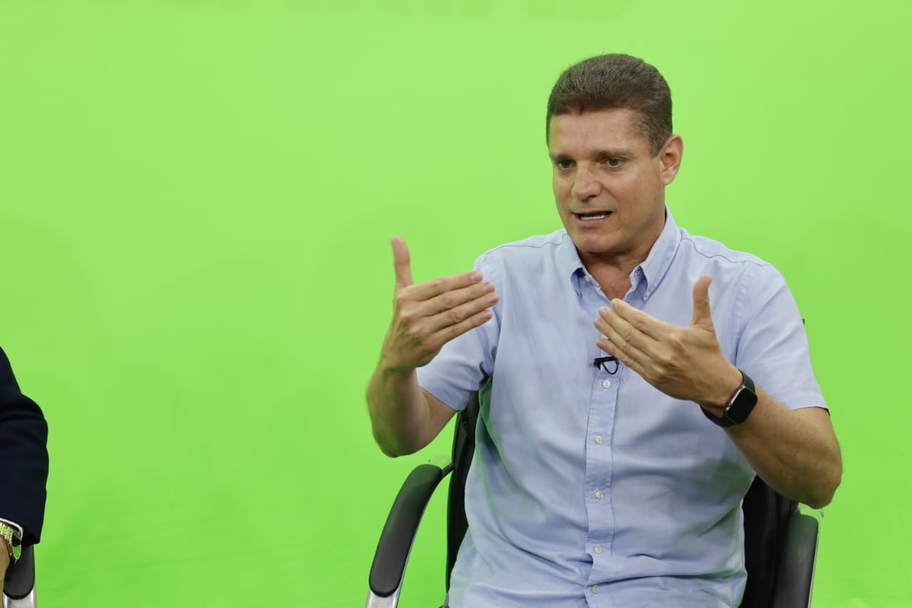 Ao lado de David, Rotta quer usar experiência para governar Manaus Ao lado de David, Rotta quer usar experiência para governar Manaus